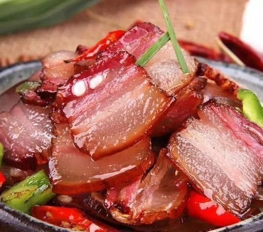 白酒|腌腊肉,只加盐不行!多加这4样,咸香入味,放一年不发霉不变味