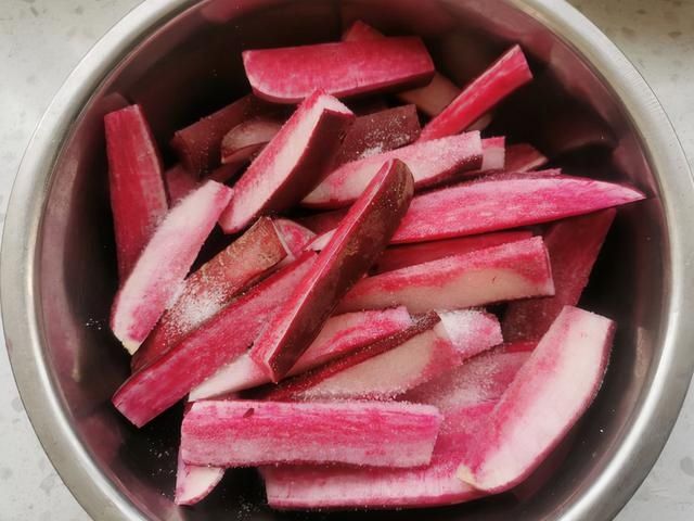 腌萝卜干，先晒还是先腌？教你60年的老方法，又香又脆一年不坏