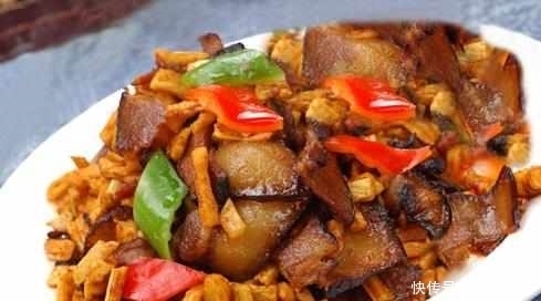 妥妥|这两样食材一起炒,妥妥饭遭殃,营养美味还开胃!