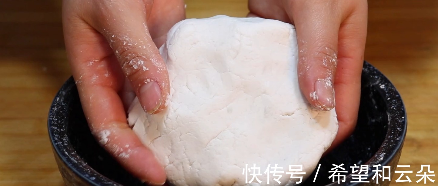 糯米团|糯米面别再包汤圆了，教你一招比汤圆好吃，一大盘不够吃！