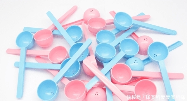 奶粉里的空|奶粉勺底部有一个小洞,其实是这个原因,看看你猜对了吗