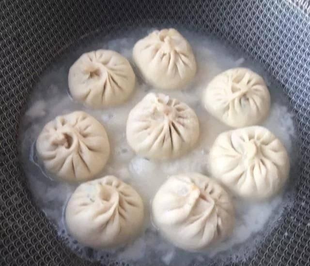 底脆皮软馅香的三鲜水煎包,这么做才好吃