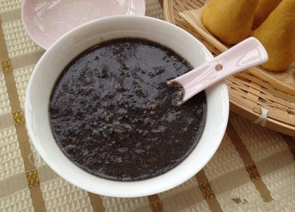 “世上只有芝麻好,可惜凡人生吃了”!黑芝麻生吃好还是熟吃好