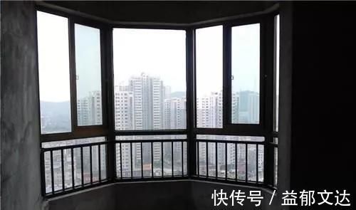 开发商|装修要不要换掉开发商的门窗？总以为自己做对了，入住才知吃大亏