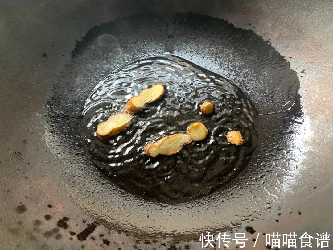 老何说菜丨家庭版红烧排骨,超简单特美味!