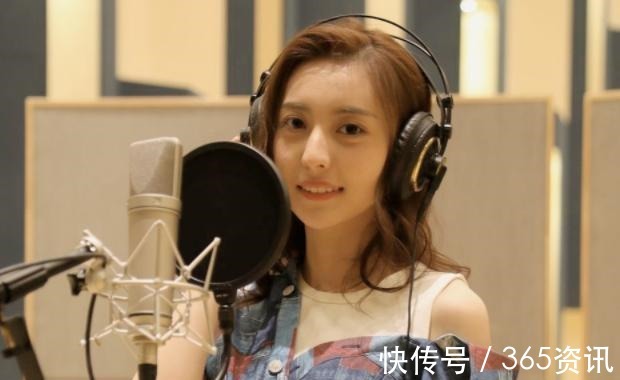 春晚|張舒越簽約央視后重返母校,搭檔張紹剛、王冠主持畢業(yè)典禮