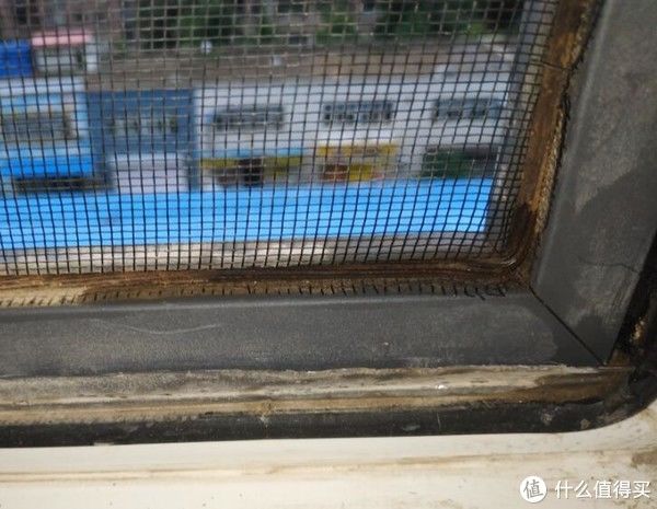 里拉|小问题自己修 篇二十七：纱窗维修经验，用宽胶带自制简易把手，毛边错位及卡槽变形矫正