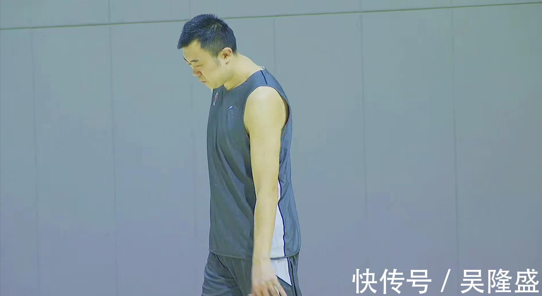 韩德君|辽篮全新亮相!伤员全部回归,神秘外教引发猜测,张镇麟客串翻译