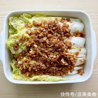  红菇鸡汤+蒜蓉蒸娃娃菜+南瓜杂粮饭