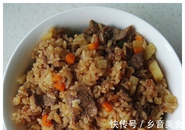 剩饭|婆婆把剩饭和牛肉放锅里，半小时后，酱香浓郁，上桌必被抢光！