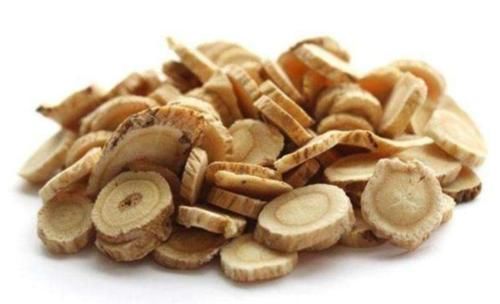 排毒|中医养生：夏季用这4个常见中草药泡水喝，健脾祛湿，清热排毒