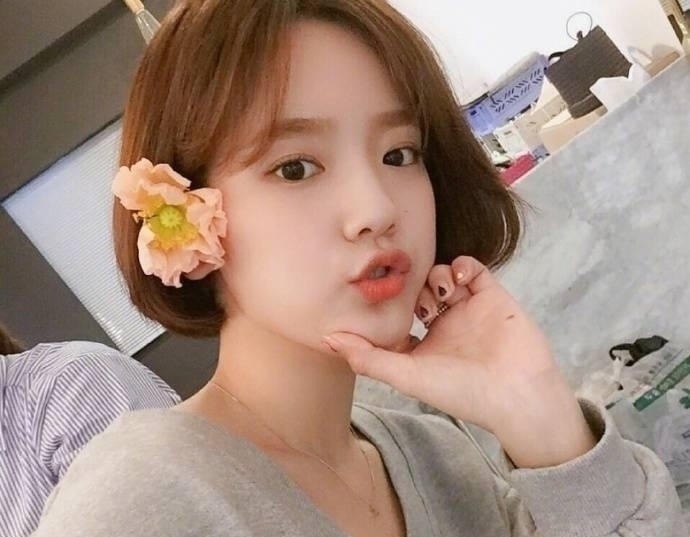 圆脸型 圆脸发量少的女生适合哪种发型?剪这7款发型瘦脸减龄还显发量多