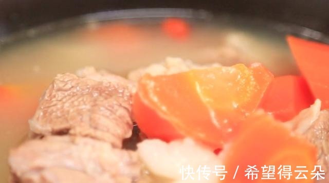 鲜嫩|牛肉这样做太美味,搭配山药和胡萝卜,鲜嫩又营养,家人都爱吃!