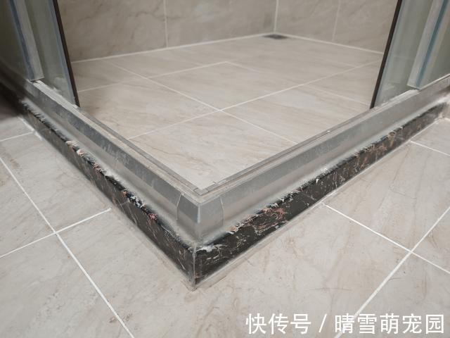 干湿分离|卫生间做了干湿分离依然到处都是水?只有一道隔断,不算干湿分离