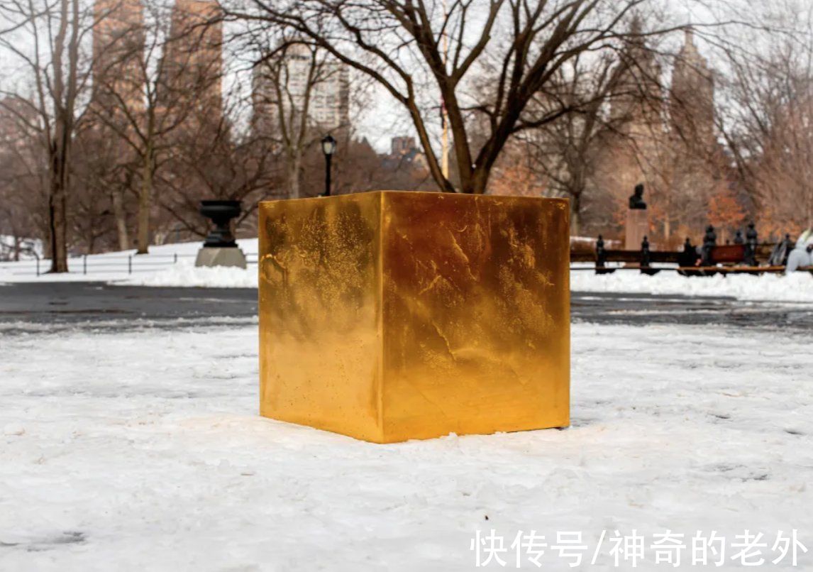 黄金立方体|德国艺术家在纽约创作“黄金立方体”，纯金打造价值7600万人民币