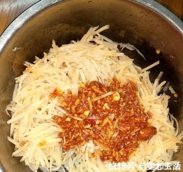 味道|夏天不吃这道菜太可惜了,把水焯一下,拌上一种特别的味道