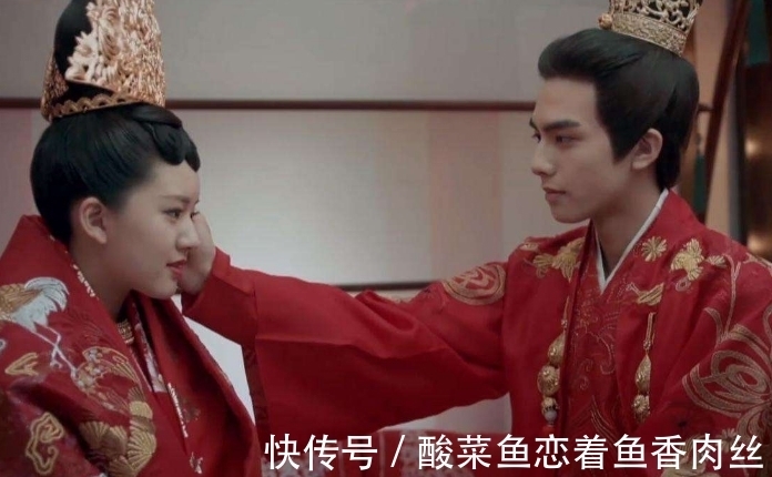 洞房&洞房花烛之夜,新郎出一上联:十八年前未谋面,新娘的下联很经典