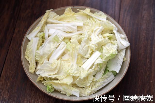 五花肉|秋天,这菜要多吃,蒸15分钟就上桌,好吃助消化,才1元钱一斤