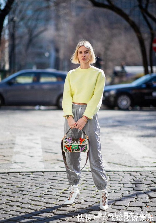 穿搭 女人过了50岁,建议少穿高跟鞋多穿这3种鞋,时髦舒适还百搭