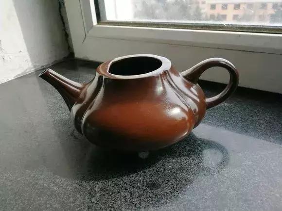 花友|旧茶壶种点花,秒变高端盆景,卖300一个邻居抢着要