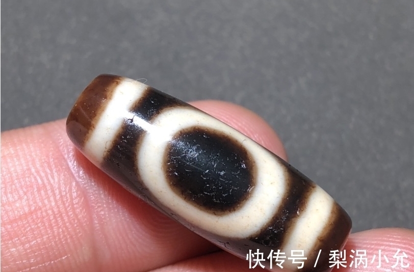 油润$为什么有钱老板喜欢佩戴天珠,天珠浑然天成,让人慨叹造物之完美