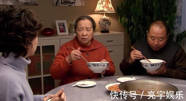 妈妈|7岁孩子自述奶奶、姑姑训妈妈,爸爸打妈妈,妈妈走了,我很惨