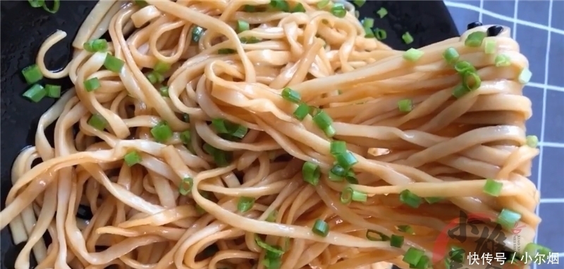 省力|面条这么做,吃一次就会上瘾,浓香四溢,省时又省力,全家吃不腻