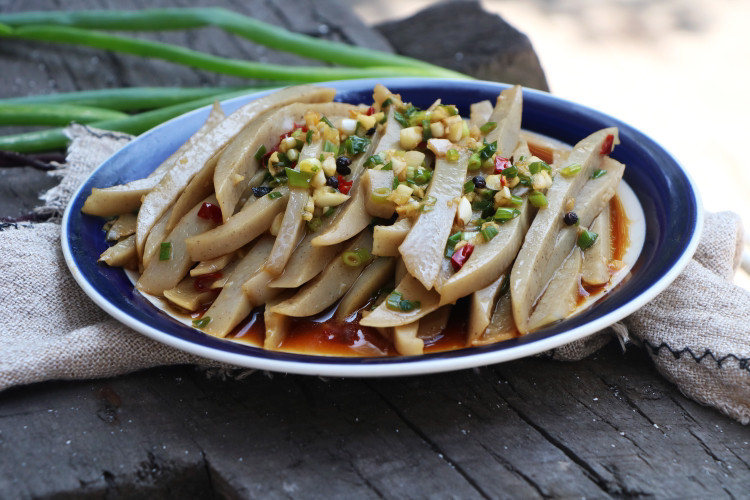 没食欲多吃这道菜，简单拌一拌2分钟上桌，我家一周吃5回不腻