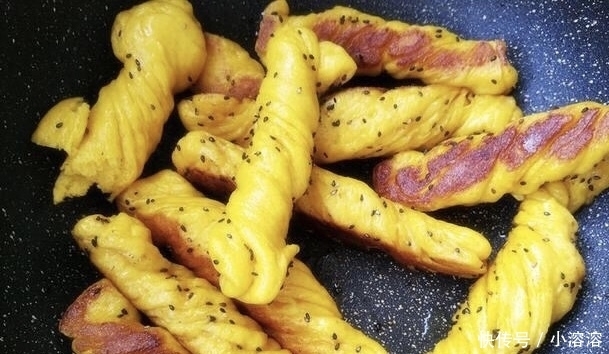 香甜|3个红薯,做家人爱吃的花卷,柔软香甜,比油条好吃,比馒头更香