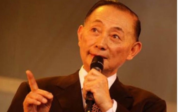 舞台|成了国民骄傲，藏了14年的李玉刚，离开舞台现出原形，究竟为何？