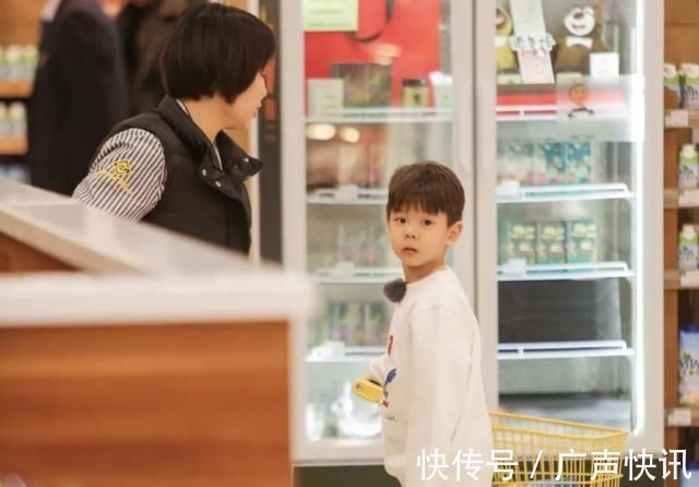 赚钱|“爸爸,棒棒糖好贵”,以工换酬教育半个月,孩子表现有点极端了