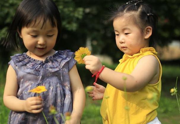 父母|爸爸姓“吃”,给孩子起名费尽心思,上户口时工作人员忍不住笑了