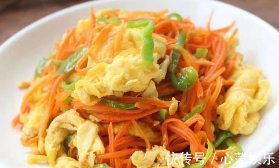亲爱的|胡萝卜和以下食物一起，每天炒一盘，补水嫩肤，排出毒素