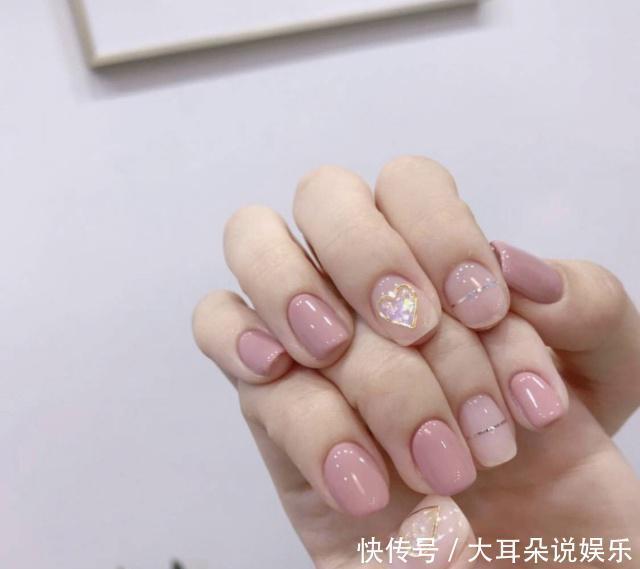 指尖|气质女神超爱的镶钻美甲,亮闪闪的奢华感,美出新高度