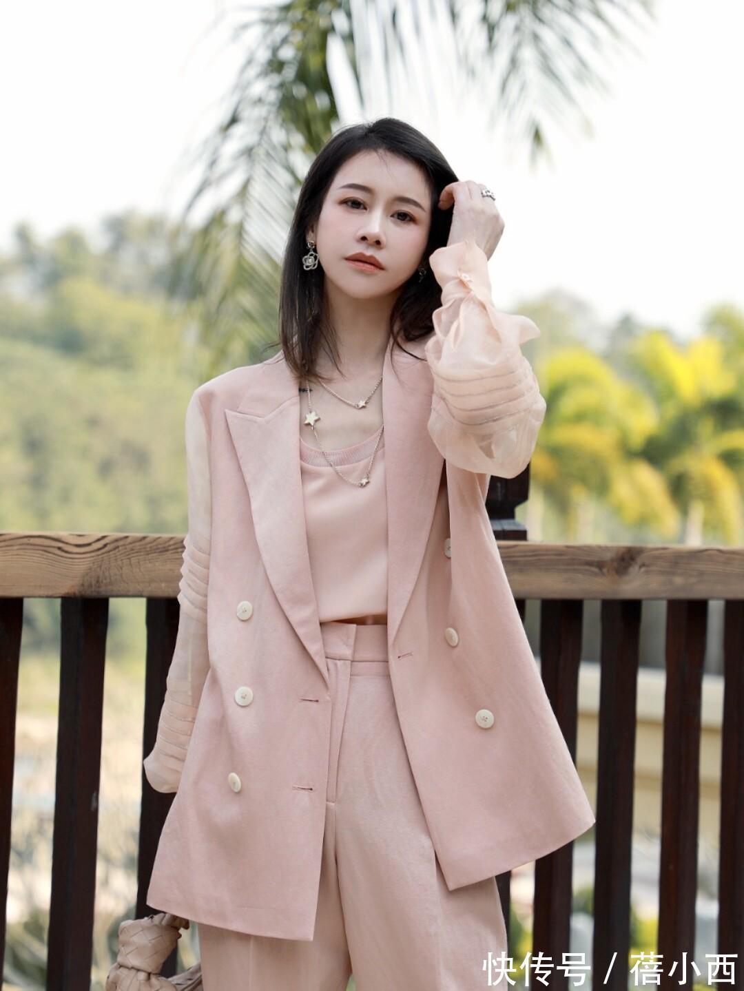 搭配|“三四十岁的女人”想提升品味,别错过西装穿搭,简约大气又轻奢