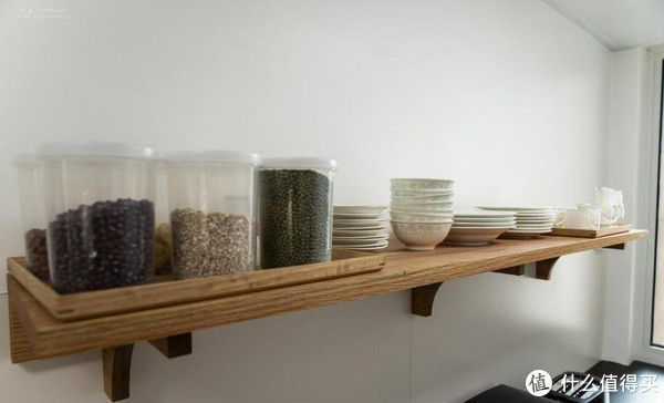 餐厅|80后太太的“穷装”新居火了,大白墙不吊顶,却被评为最美盐系家