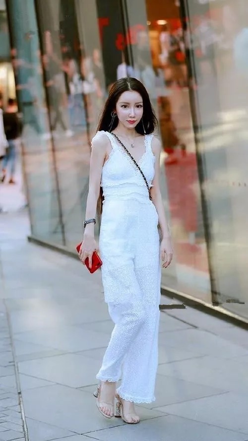 蕾丝|高跟鞋时尚又魅力，搭配起来显得柔美又优雅