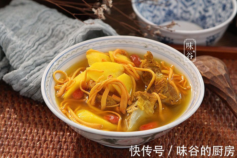 金秋十月,记得喝这汤,不寒不燥,提高家人抵抗力,胃口好吃饭香