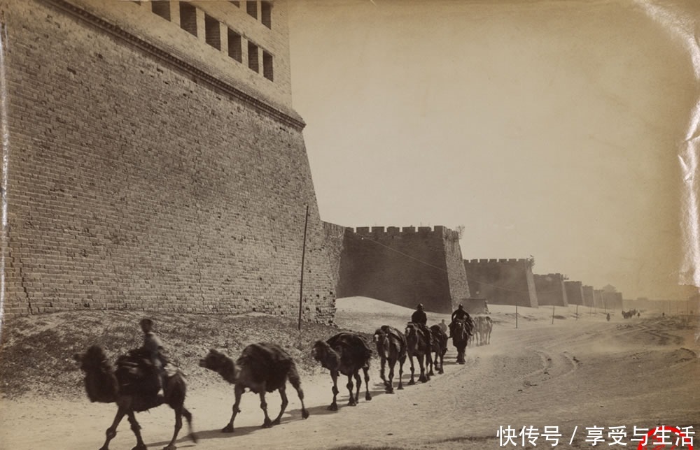公主|清末老照片李鸿章灵位入祀贤良祠，公主格格福晋合影