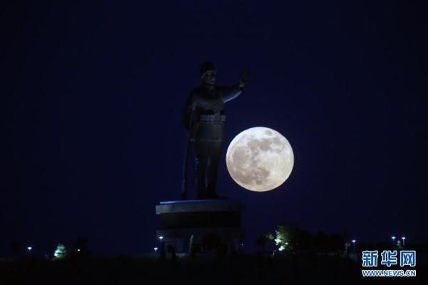 年度 多国夜空现“超级月亮”