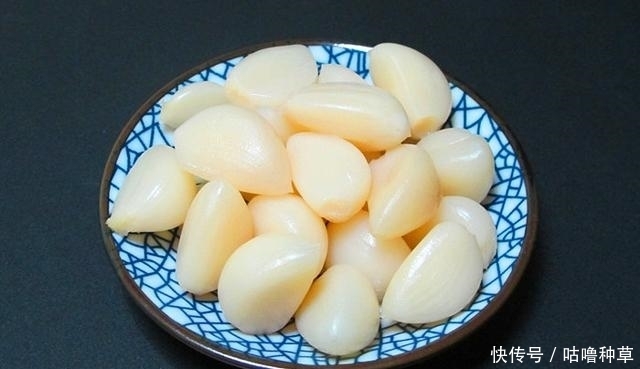 不再|学会这一小技巧,腌糖蒜不再难,不咸入味,色泽好看也耐存放