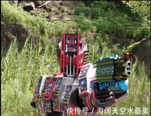 门矢士|假面骑士帝骑 井上正大直播表示,建议以后的假面骑士用头打架