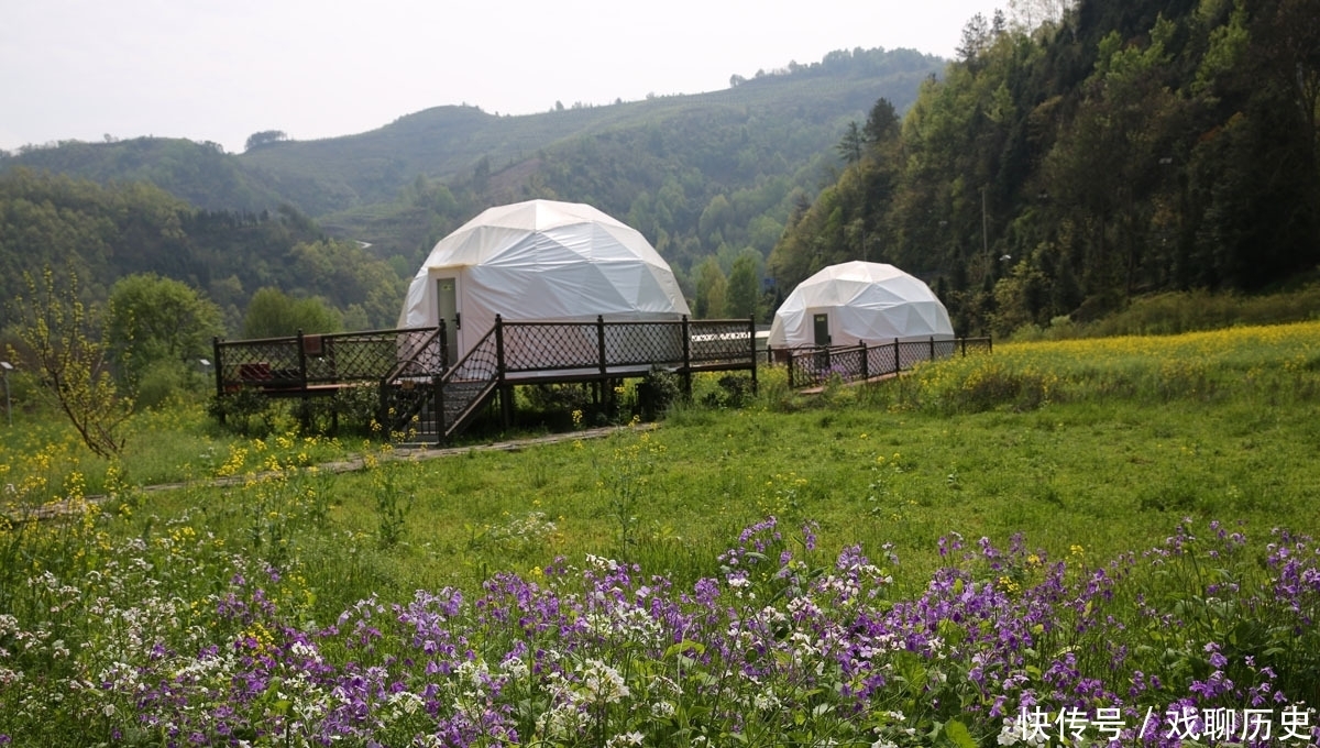 秦岭山村浪漫民宿：花海里的星空泡泡屋，乡间自然美景唯美迷人