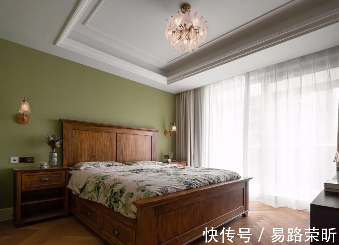 住所|把屋主中意的颜色通通搬到家中,塑造出一个时尚又颇具复古气息的高级感住所