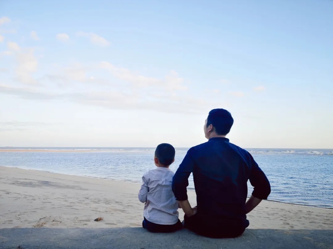 工地|当孩子不想读书时,看了这三位父亲的教育方式,我才明白自己到底输在哪里?