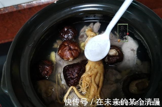 人参|它和鸡肉是绝配,有钱人常吃,大补营养极高,家里有条件买点炖汤
