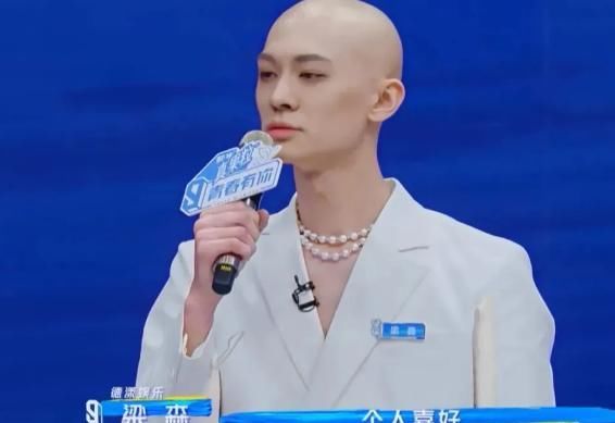 《青3》最受欢迎选手出现，不仅和刘昊然是同学，还曾搭档吴世勋
