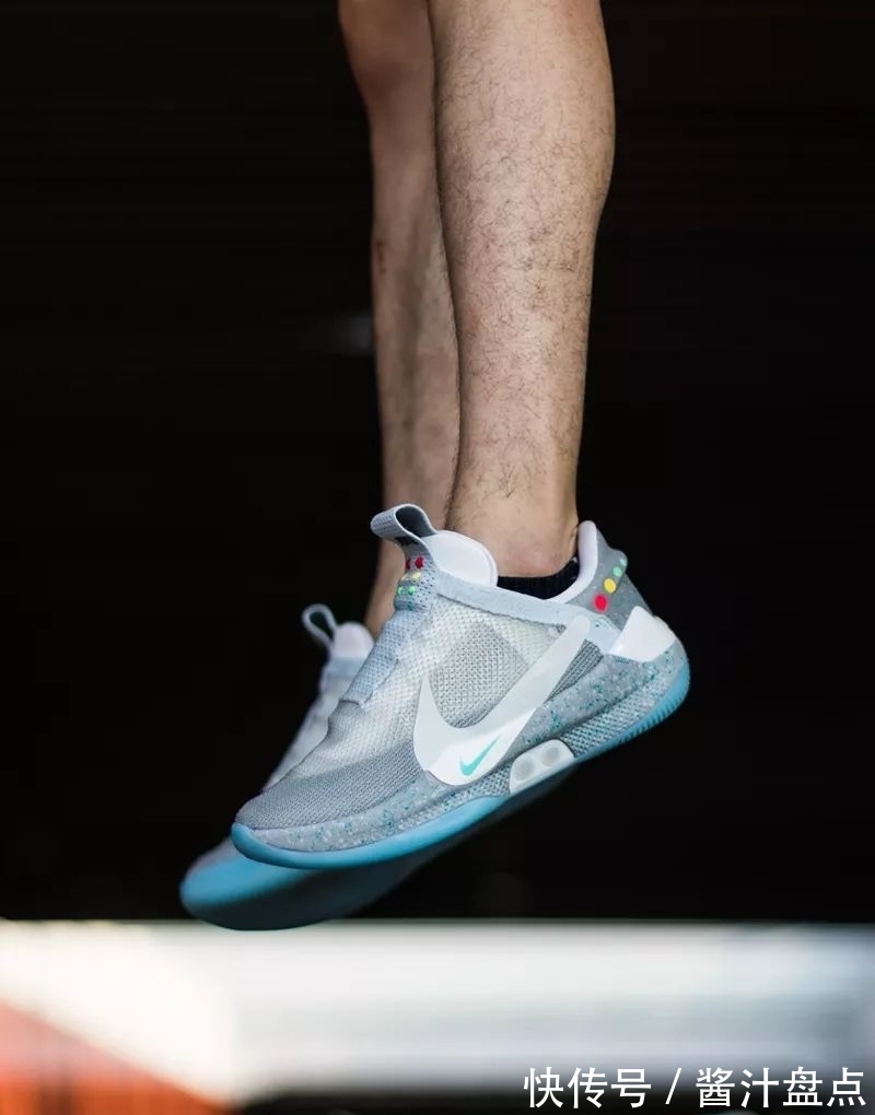 开箱 最强球鞋!六千的“平民 Air Mag” 开箱 + 上脚!