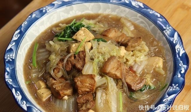 入冬要多吃粉条，教你做猪肉炖粉条，鲜香美味，好吃又解馋