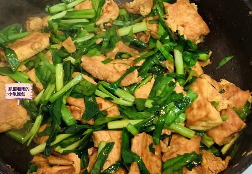 鸡蛋豆腐新吃法,比饭店做得还好吃,上桌后一扫而光,太下饭了